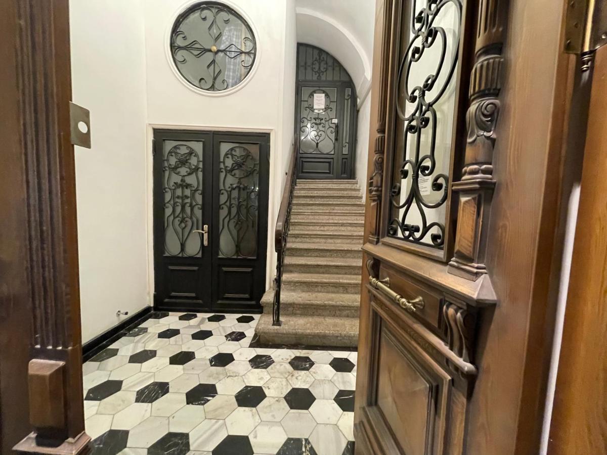 Fountain Square-Balconies In Old Town Apartment Baku Bagian luar foto