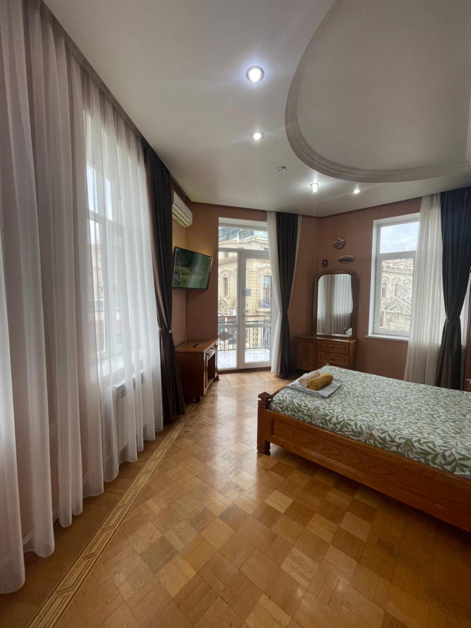 Fountain Square-Balconies In Old Town Apartment Baku Bagian luar foto