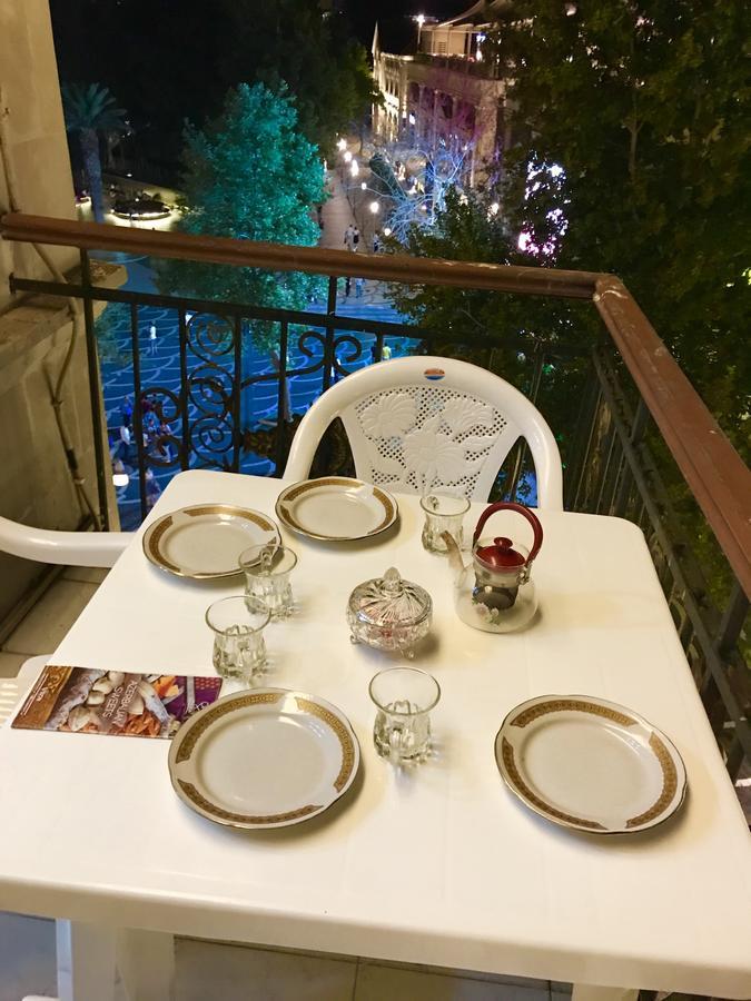 Fountain Square-Balconies In Old Town Apartment Baku Bagian luar foto